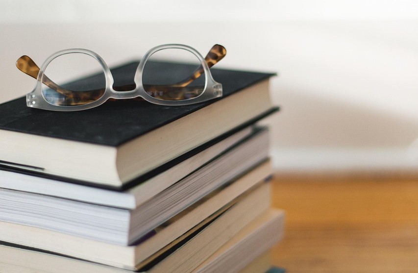 karishea-books-3733892_1280